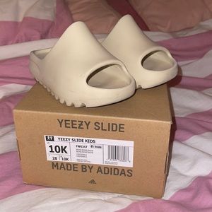 Kids Yeezy Slide size 10K